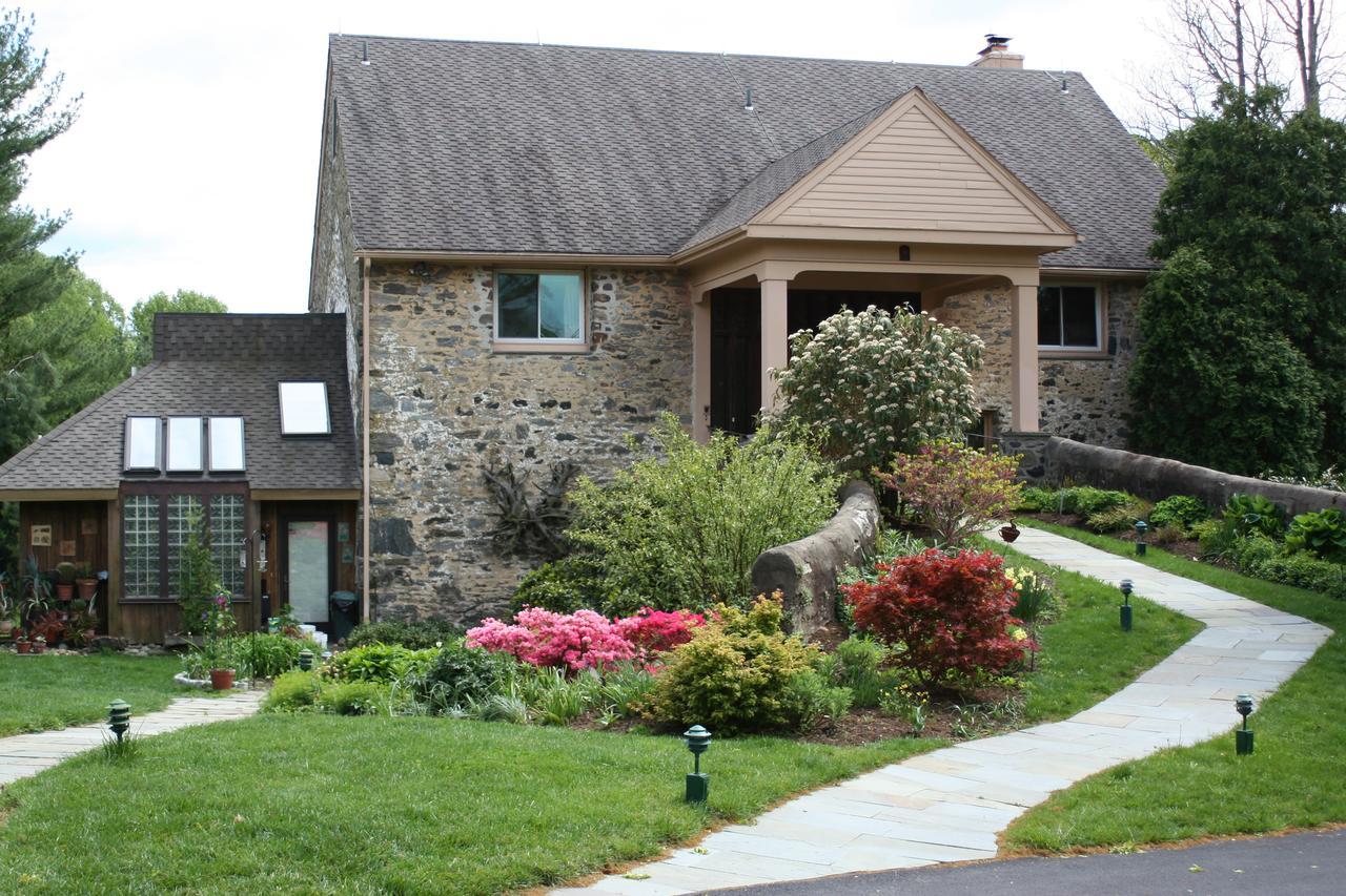 Alpenhof Bed & Breakfast Media Exterior photo