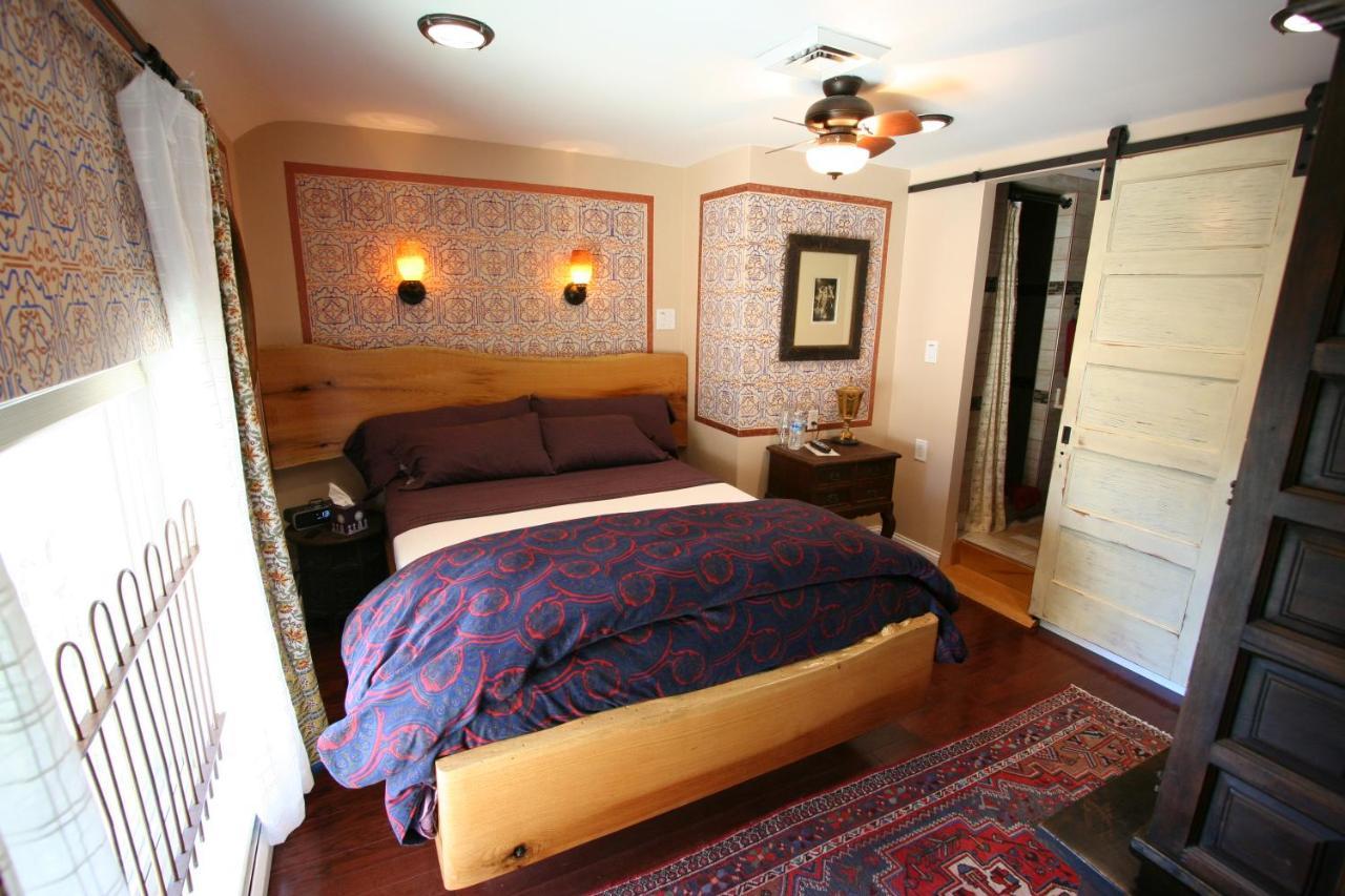Alpenhof Bed & Breakfast Media Exterior photo